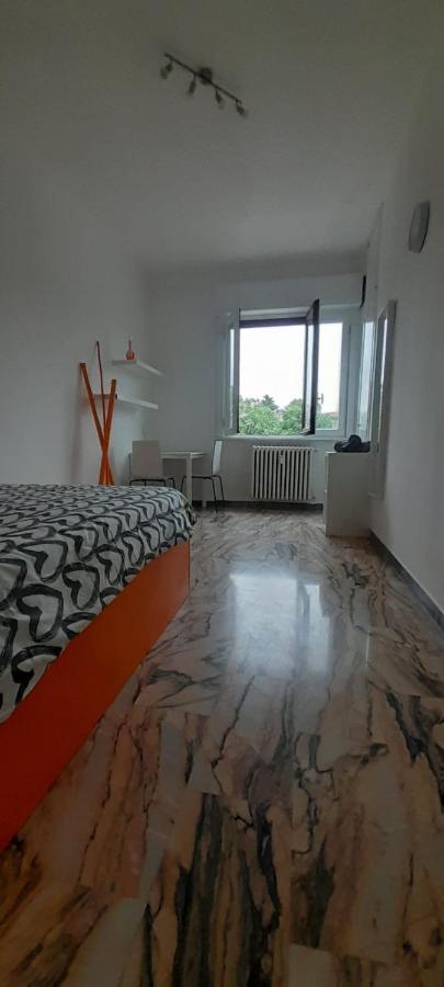 I Feel Orange Hotell Legnano Exteriör bild