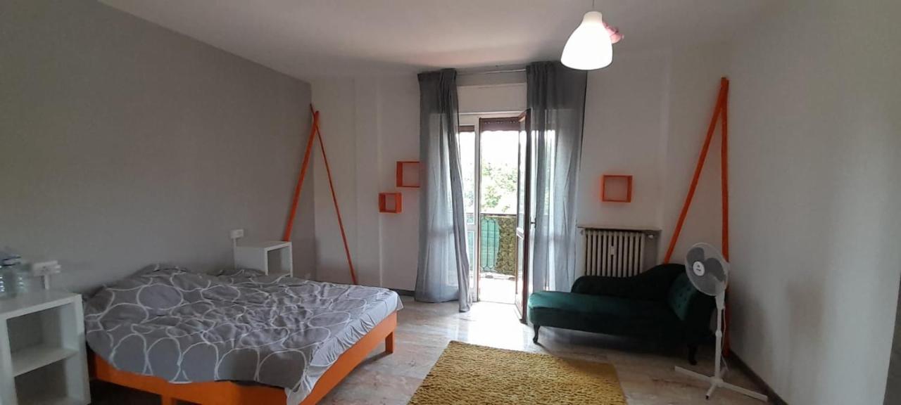 I Feel Orange Hotell Legnano Exteriör bild